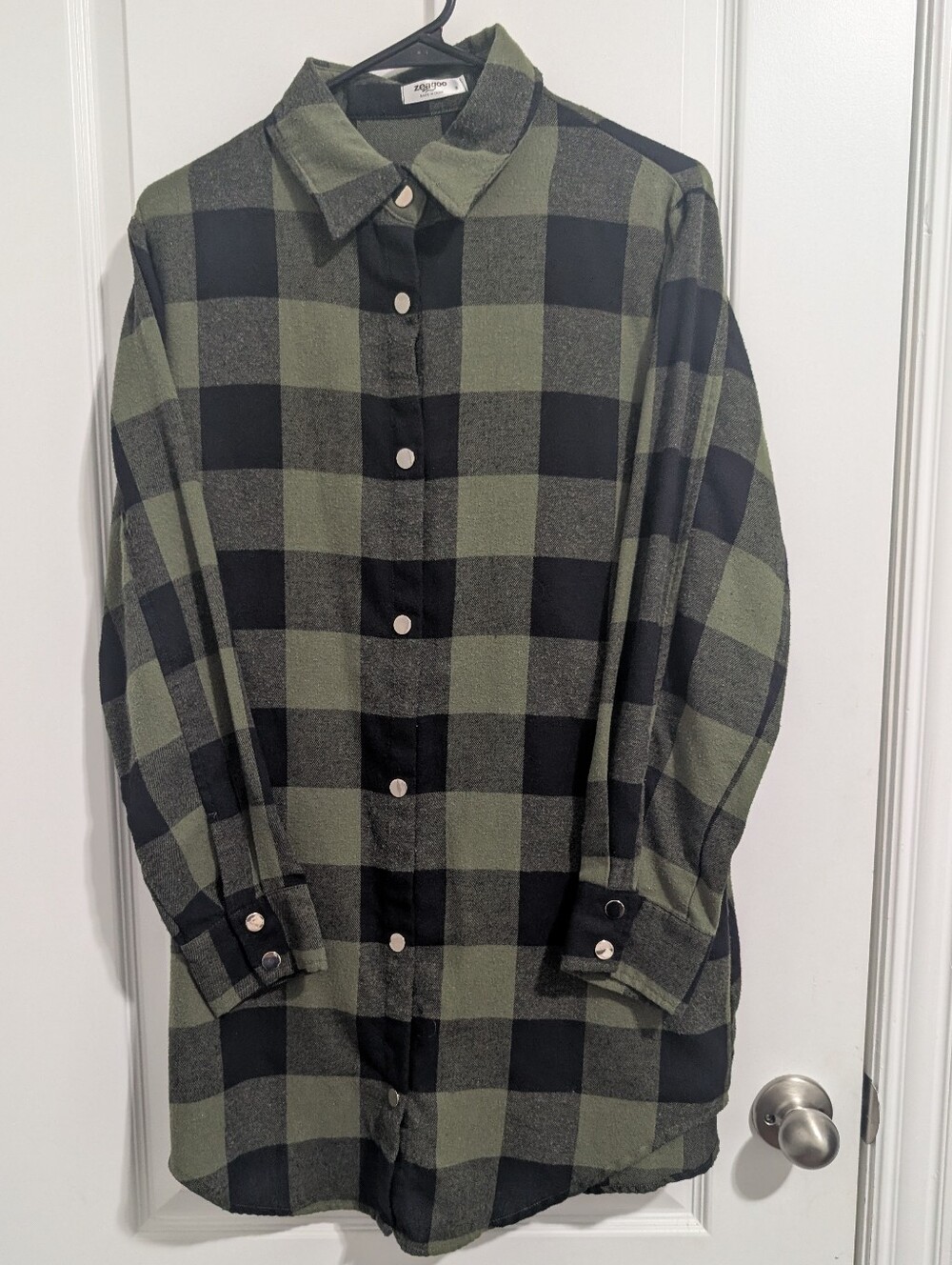 zeagoo Green and Black Plaid Button-Down Shirt